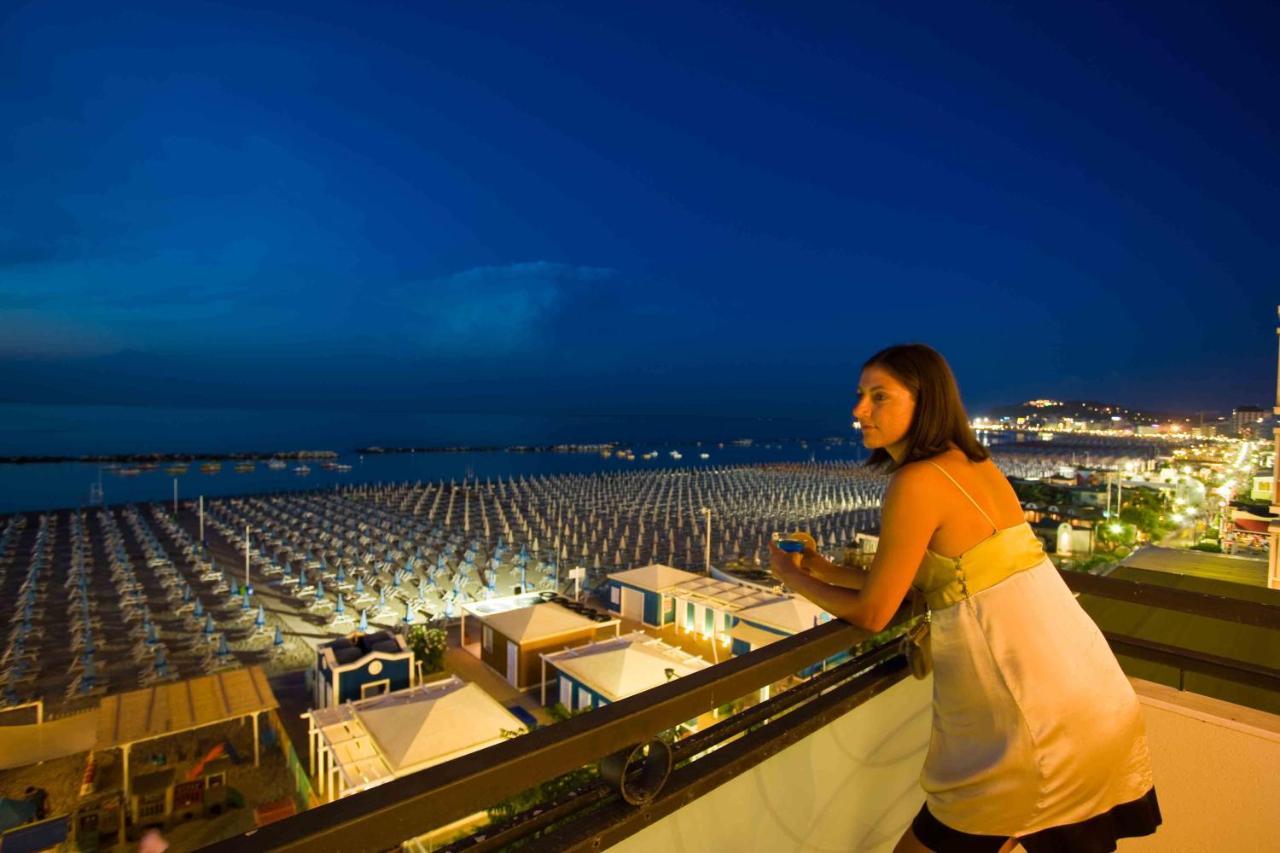 Hotel Negresco Cattolica Ngoại thất bức ảnh