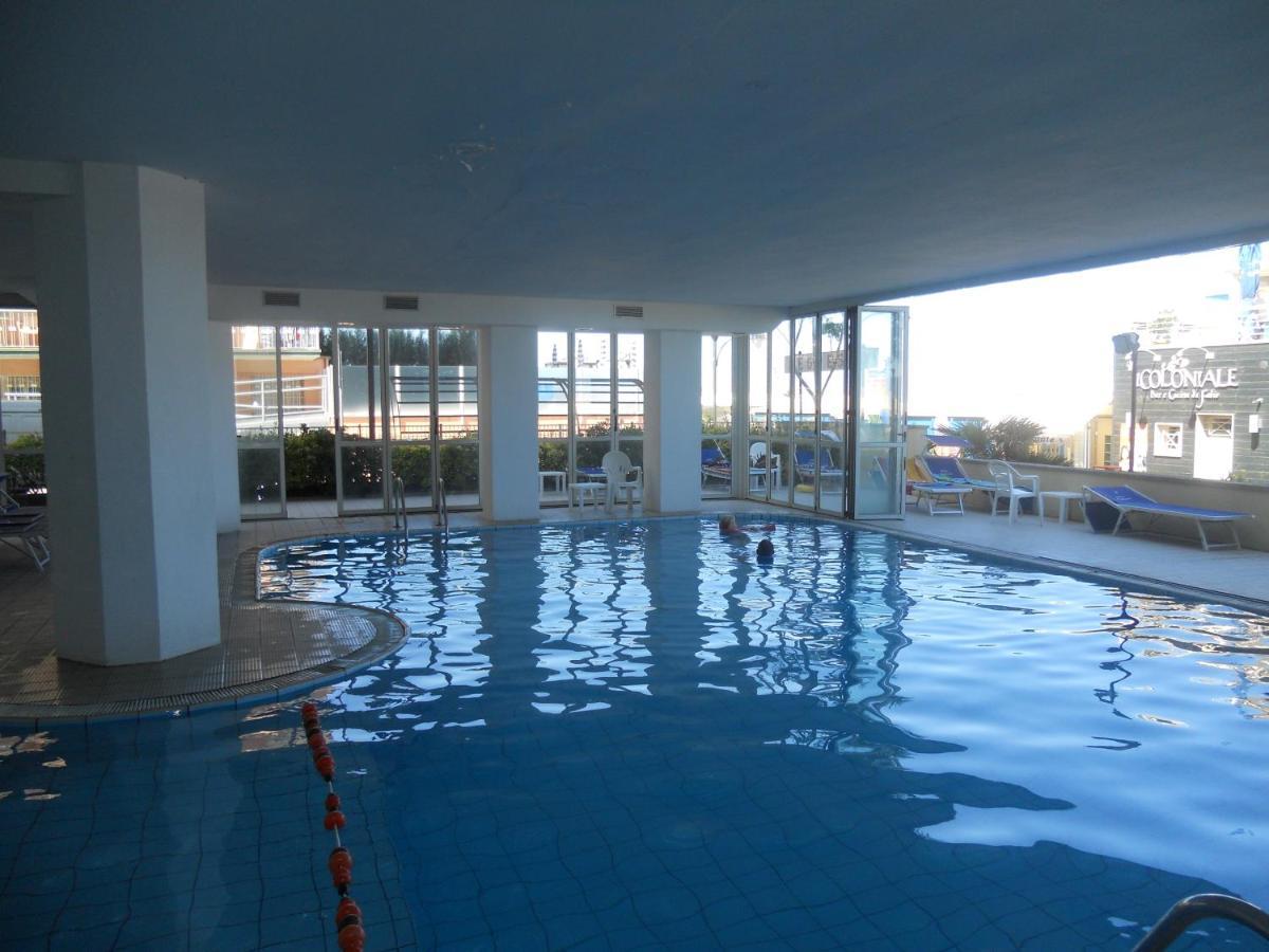 Hotel Negresco Cattolica Ngoại thất bức ảnh