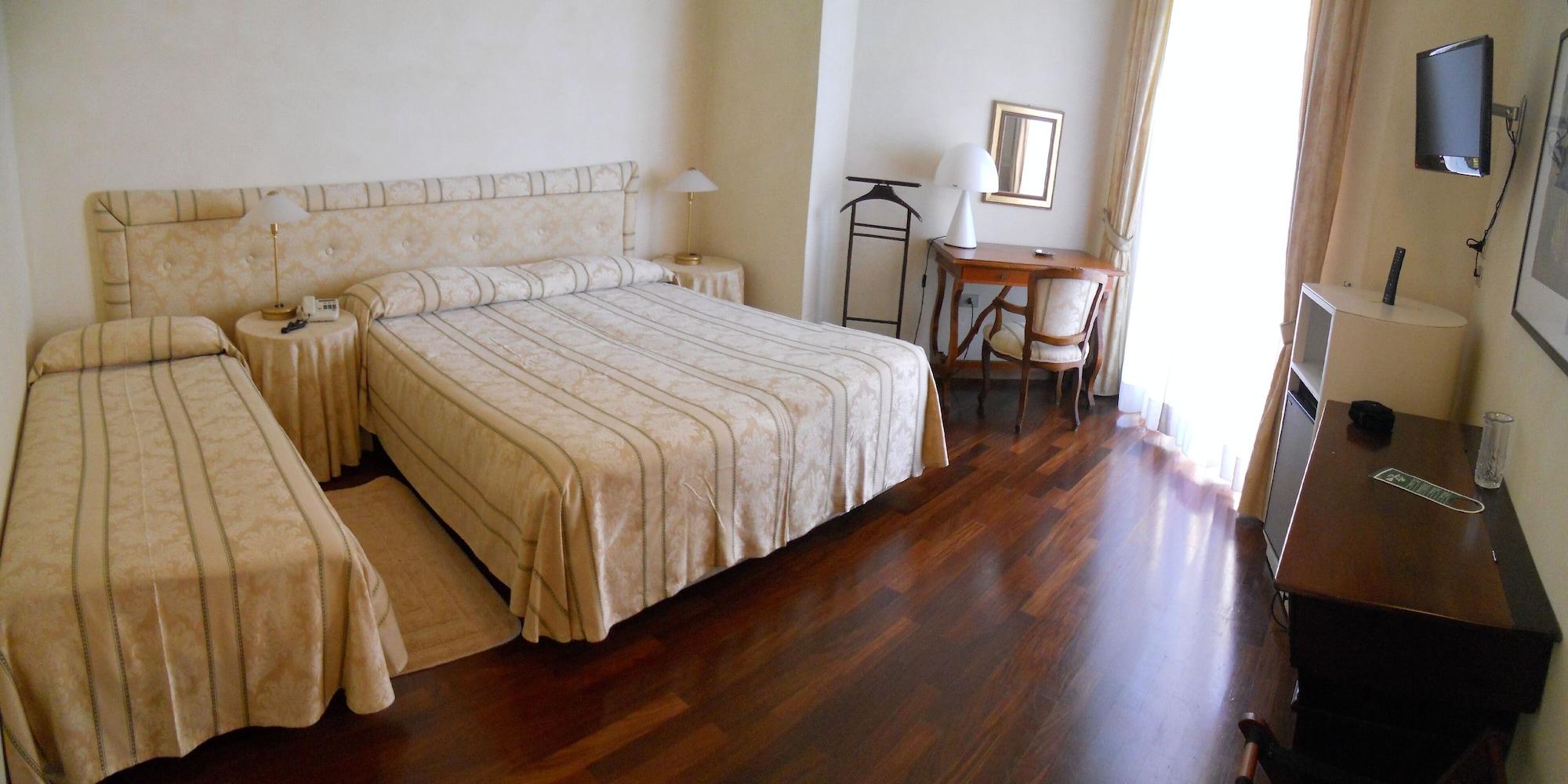 Hotel Negresco Cattolica Ngoại thất bức ảnh