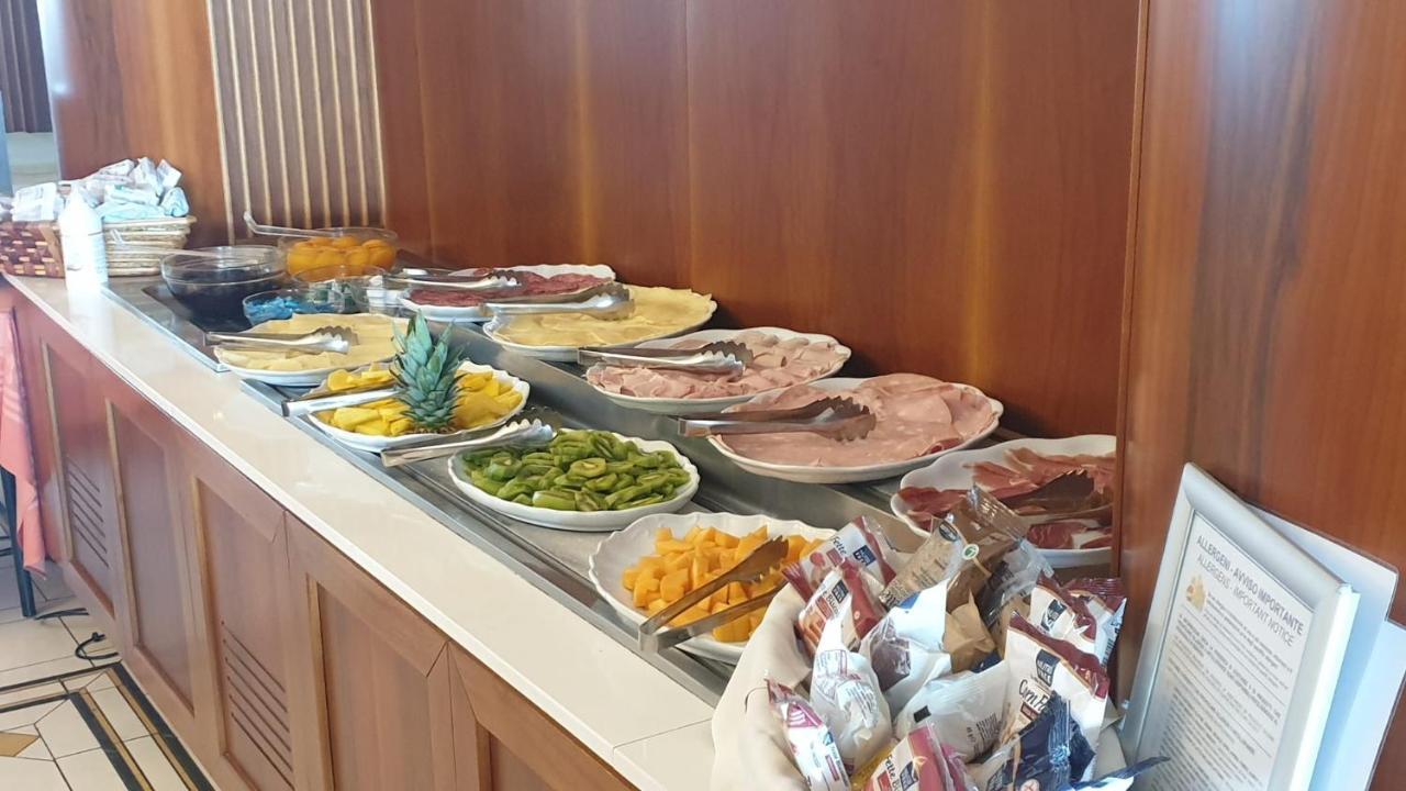 Hotel Negresco Cattolica Ngoại thất bức ảnh