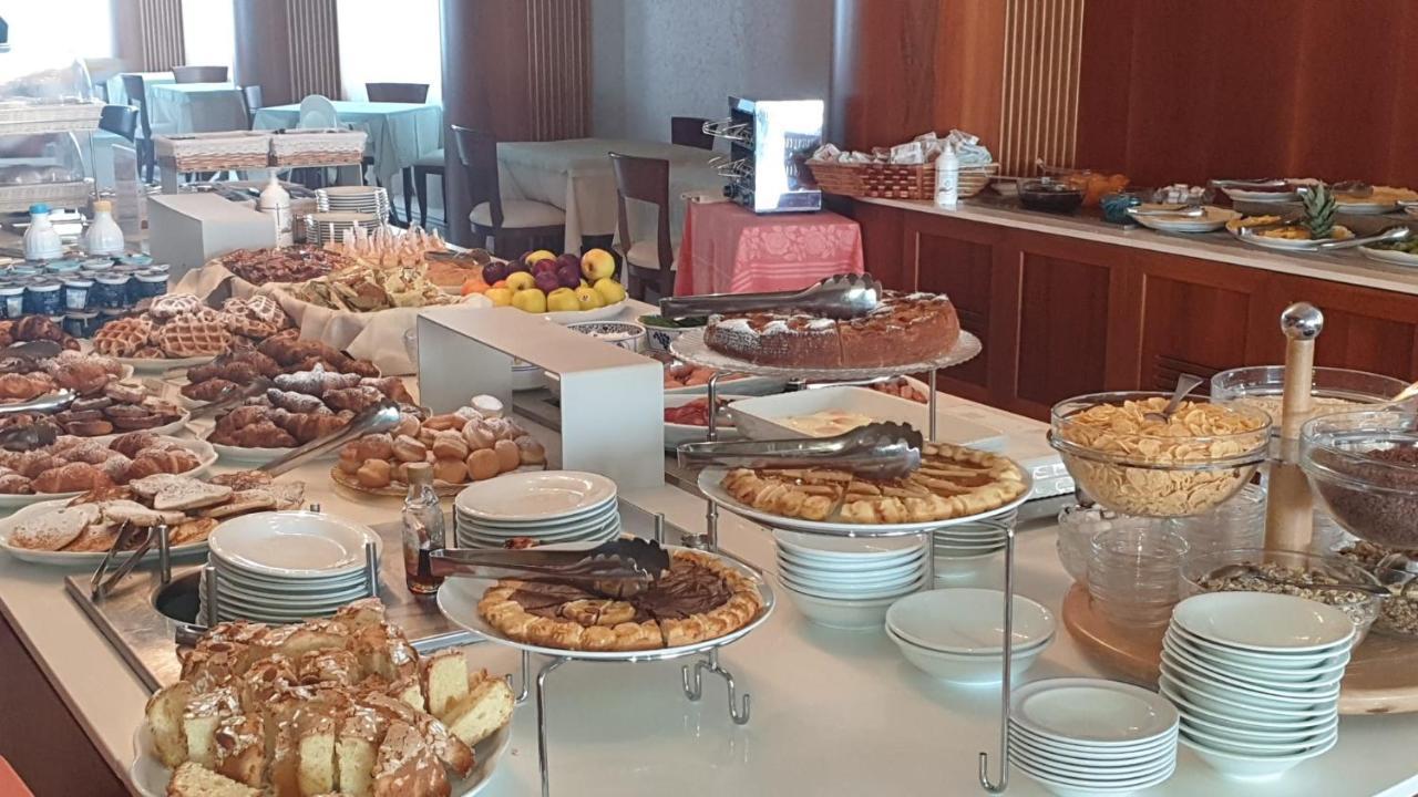 Hotel Negresco Cattolica Ngoại thất bức ảnh