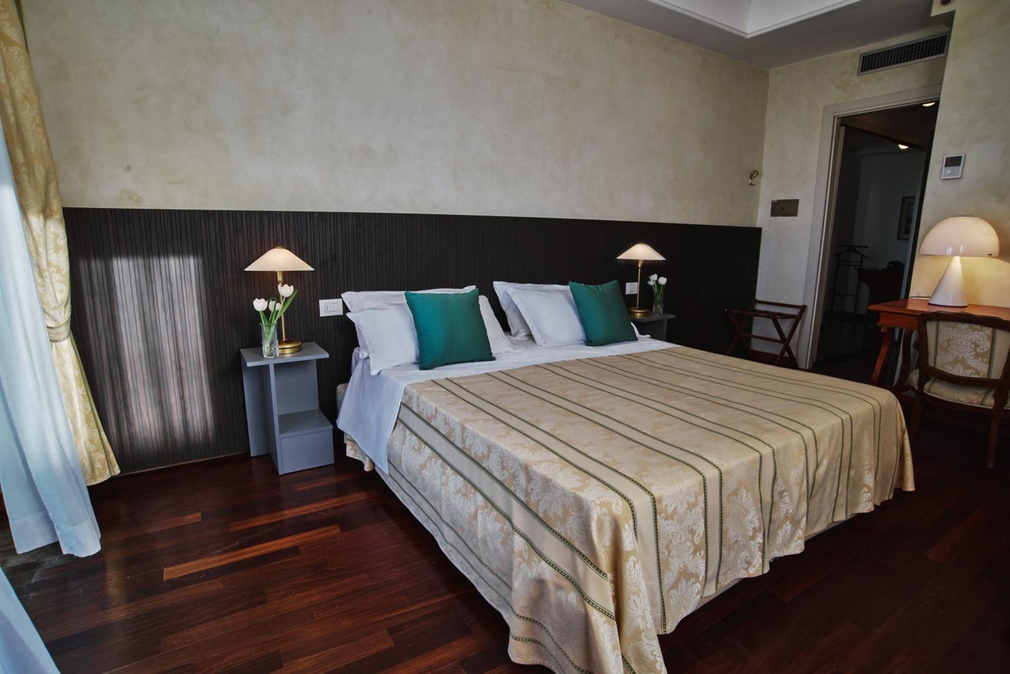 Hotel Negresco Cattolica Ngoại thất bức ảnh