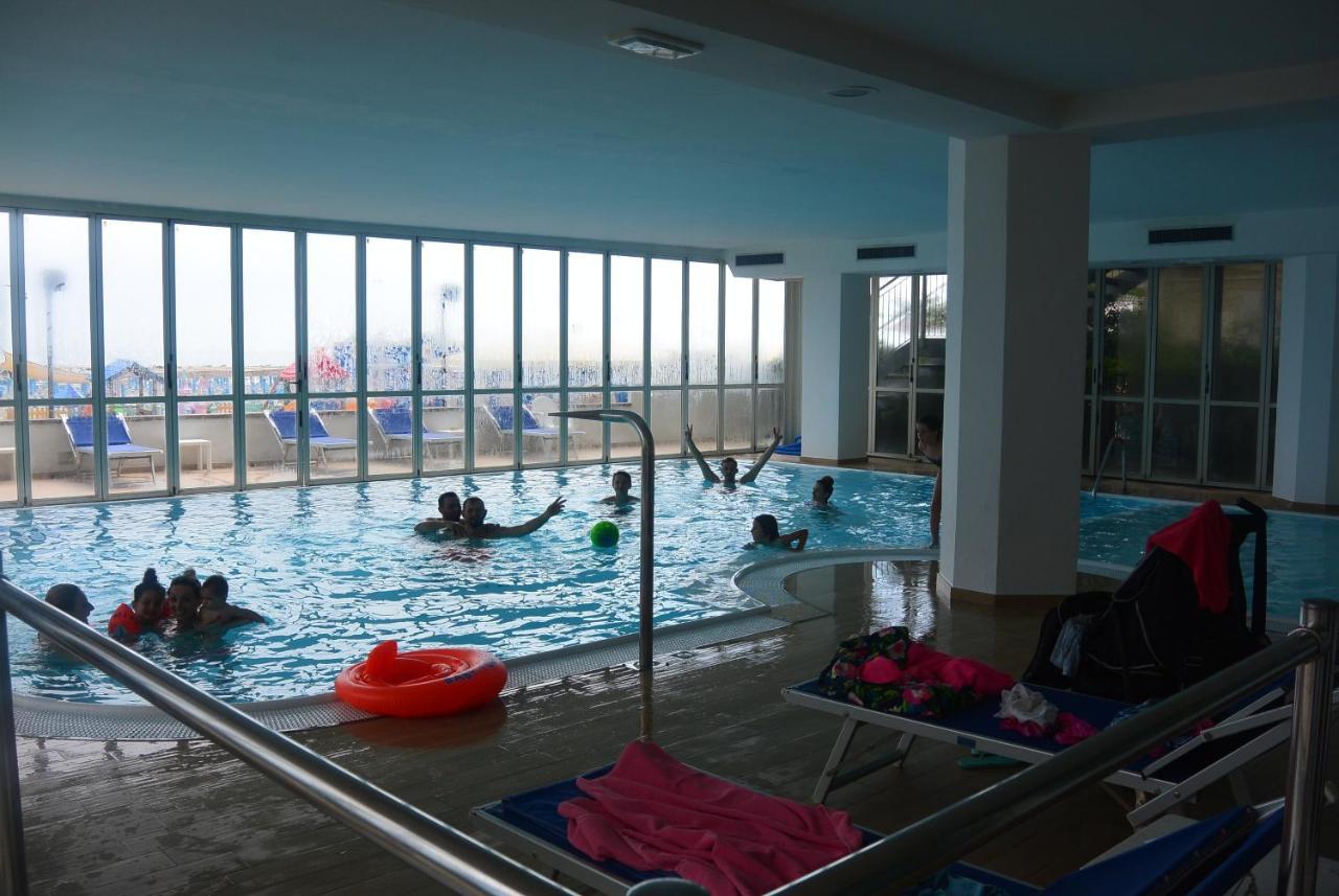 Hotel Negresco Cattolica Ngoại thất bức ảnh